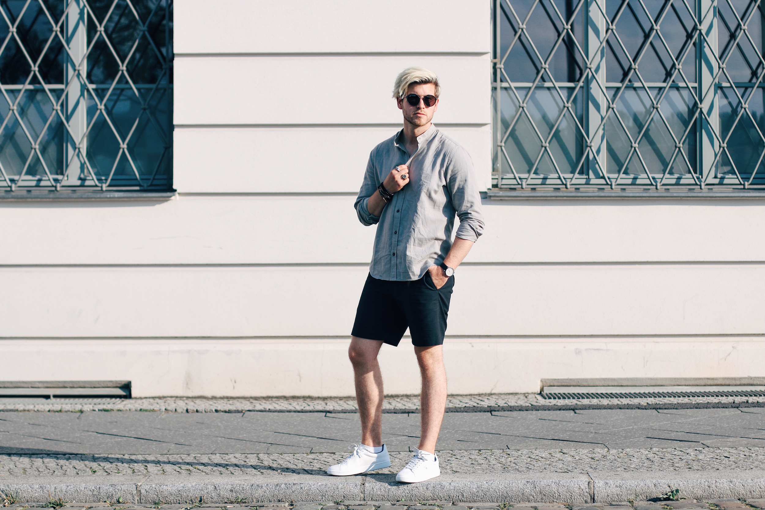 How to Style Tailored Shorts Samsoe & Samsoe Outfit by Meanwhile in Awesometown Men's Fashion and Style Blogger from Austria