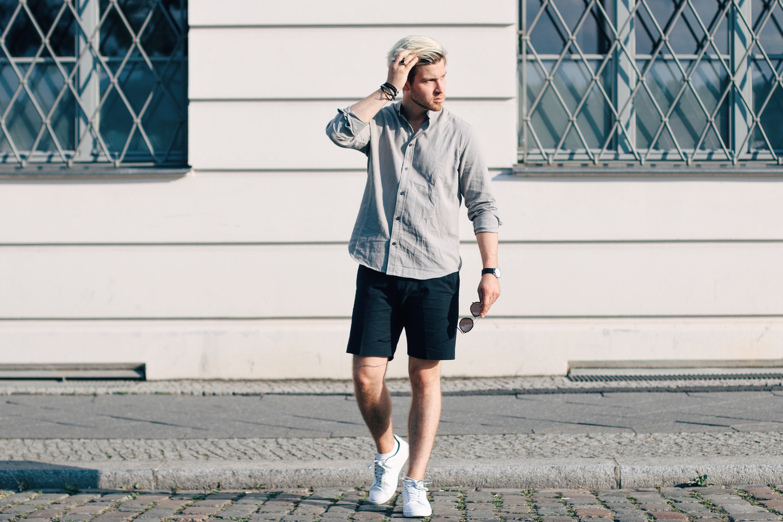 How to Style Tailored Shorts Samsoe & Samsoe Outfit by Meanwhile in Awesometown Men's Fashion and Style Blogger from Austria