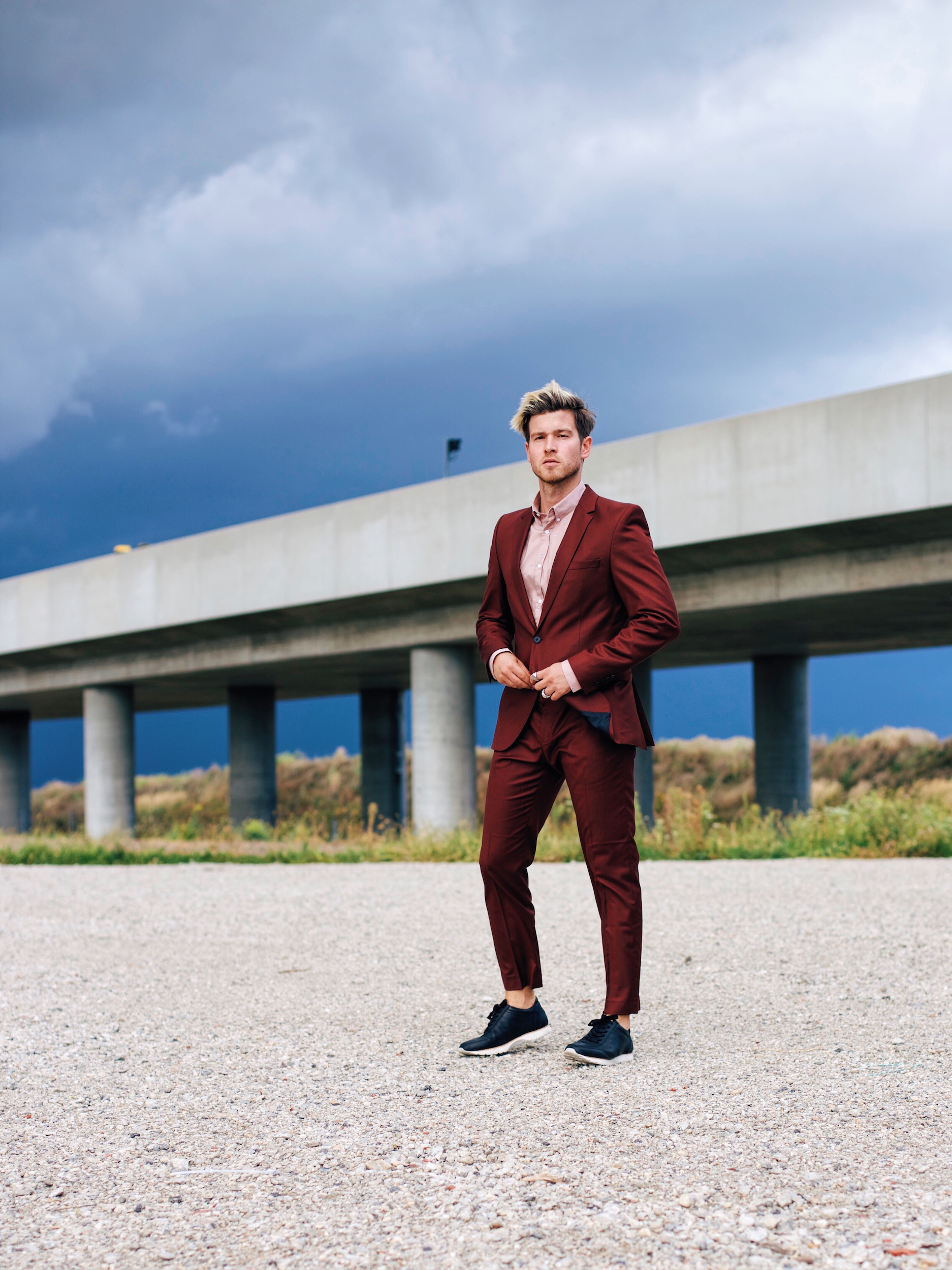 Wine Red Suit by Selected Homme with Zalando_Meanwhile in Awesometown_Austrian Mens Fashion and Style Blogger