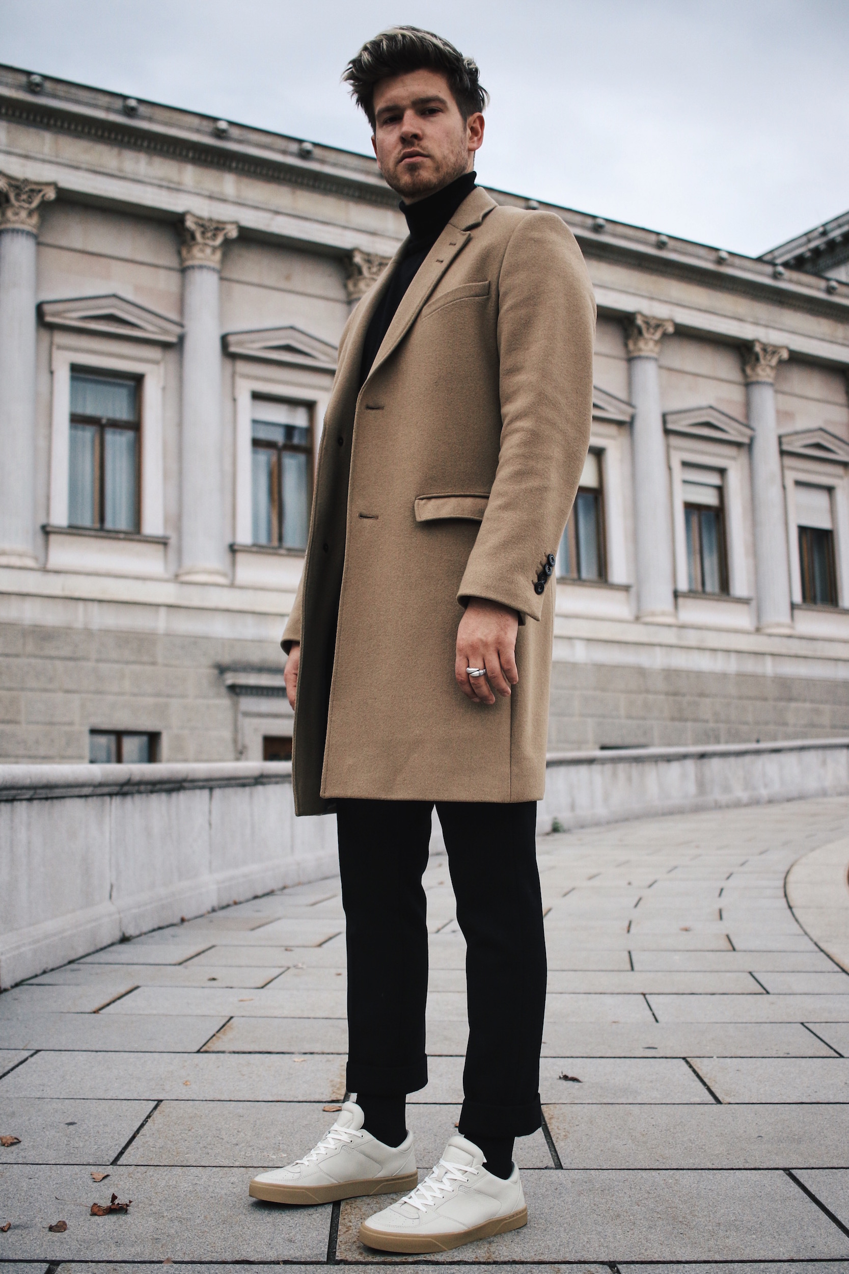 Tiger of Sweden Camel Coat_Turtleneck Sweater_All Black_VOR Shoes_Outfit by Meanwhile in Awesometown_Austrian Mens Fashion and Lifestyle Blogger 4